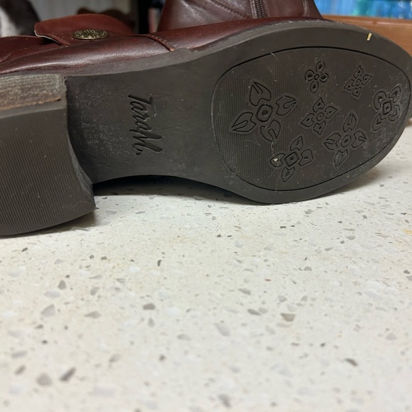 Brown leather boots - Picture 3 of 4